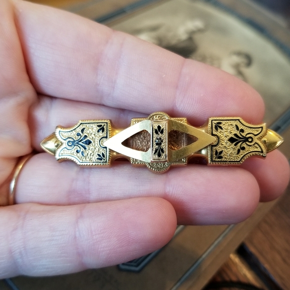 Antique brooch taille d'epargne bar pin gold tone Victorian - Picture 3 of 14